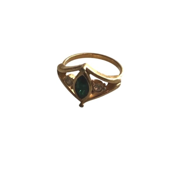 WOMENS GOLD TONE WITH GREEN CENTER DTONE RING Size 5 - Picture 3 of 4